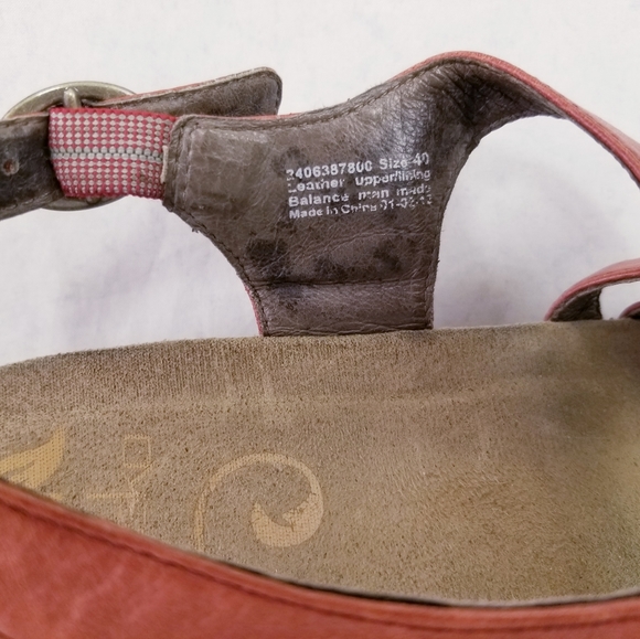 DANSKO MULTI STRAPS RED LEATHER WOMEN SANDALS BUCKLE SIZE 40/9.5 EUC - Picture 8 of 11